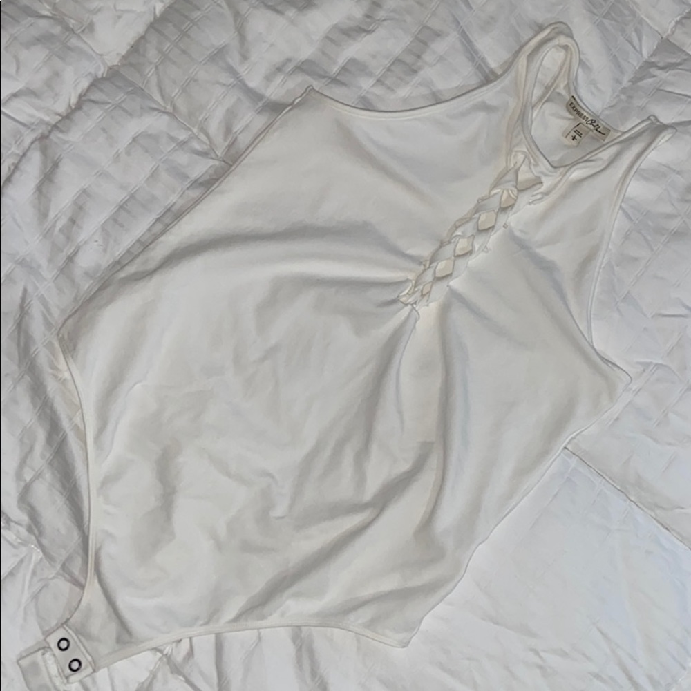 Bodysuit open twist in the front